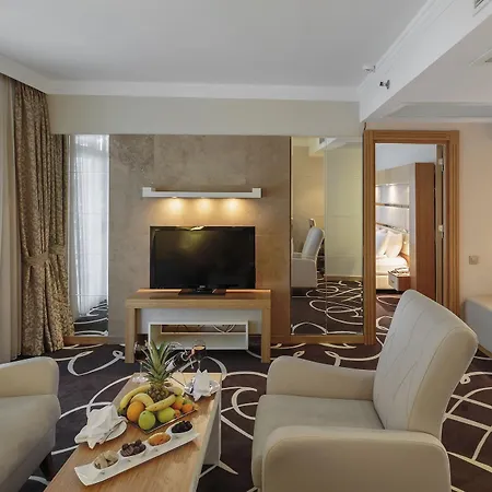 Отель Dobedan World Palace 