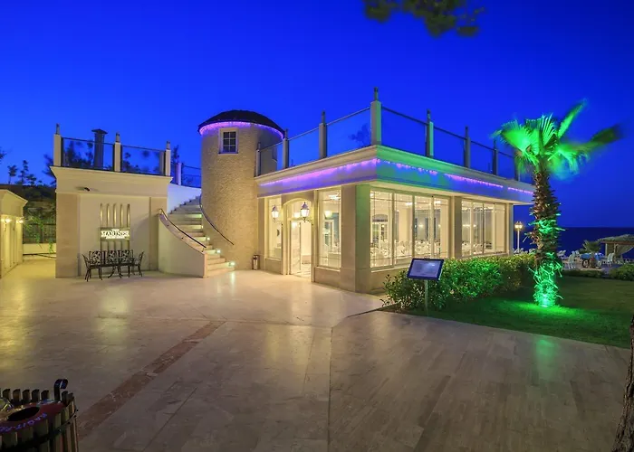 מלון Dobedan World Palace 