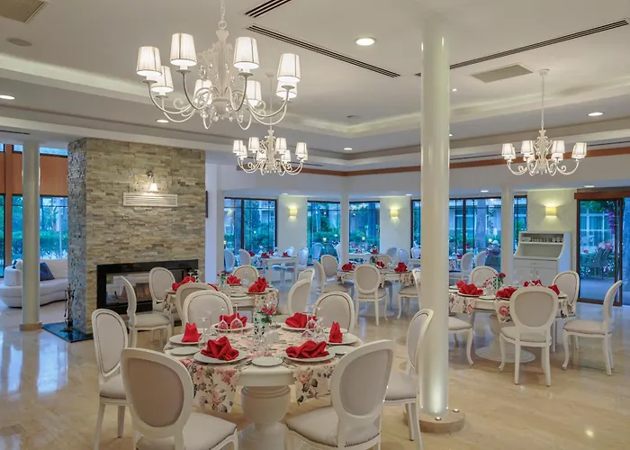 מלון Dobedan World Palace 