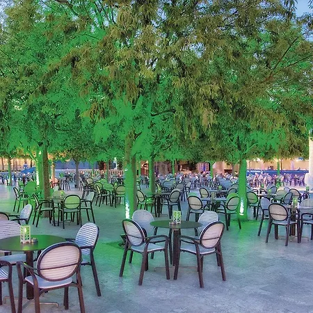 Hotel Dobedan World Palace 