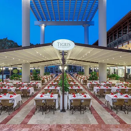 Hotel Dobedan World Palace 