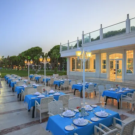 Hotel Dobedan World Palace 