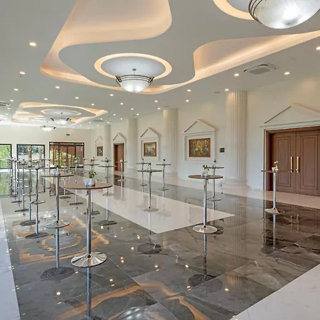 Dobedan World Palace 