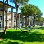 Dobedan World Palace 