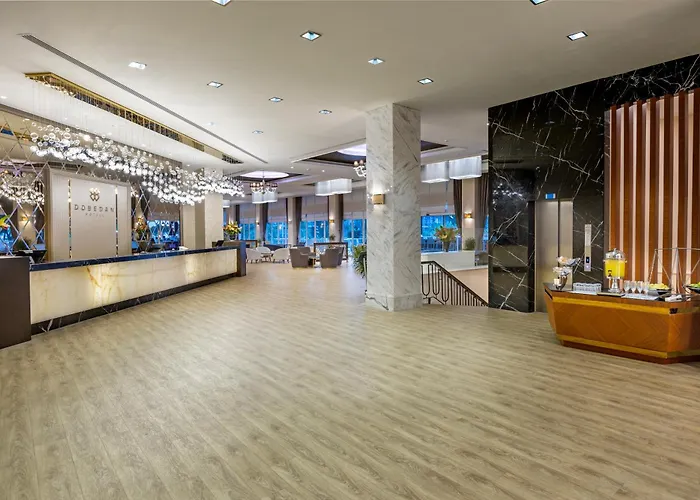 Отель Dobedan World Palace 